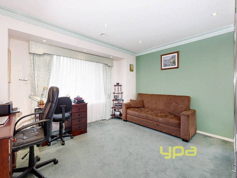 9 Streeton Court, Taylors Lakes VIC 3038