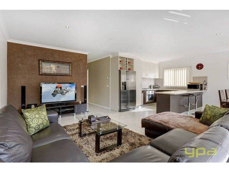 11 Lucas Terrace, Taylors Hill VIC 3037