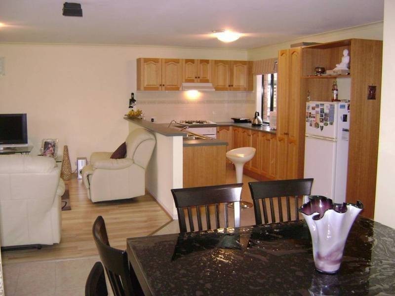 12 Orchid Square, Sydenham VIC 3037