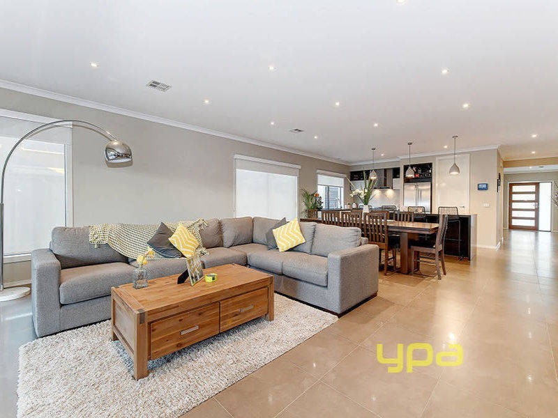 10 Roma Court, Taylors Hill VIC 3037