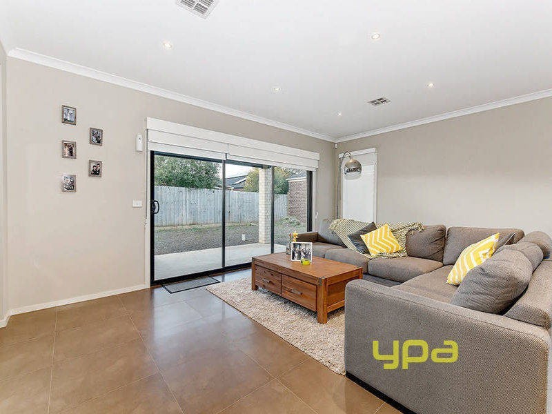 10 Roma Court, Taylors Hill VIC 3037