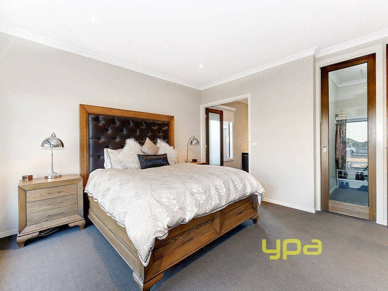 10 Roma Court, Taylors Hill VIC 3037