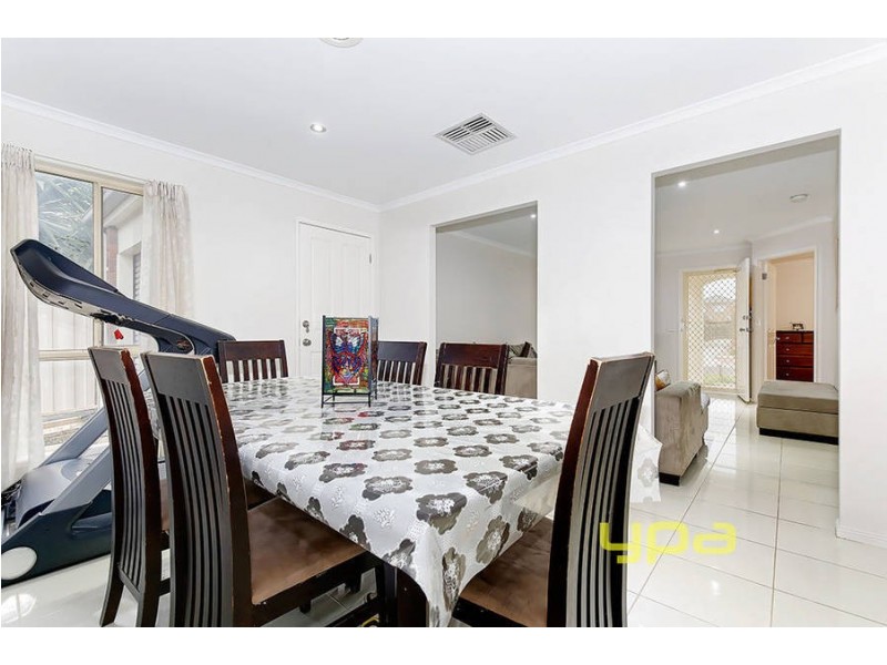 9 Lorraine Court, Hillside VIC 3037