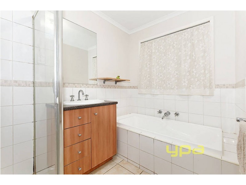 9 Lorraine Court, Hillside VIC 3037