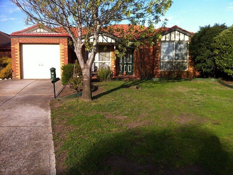 11 Hayfield Court, Sydenham VIC 3037