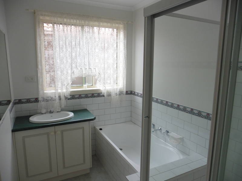 11 Hayfield Court, Sydenham VIC 3037