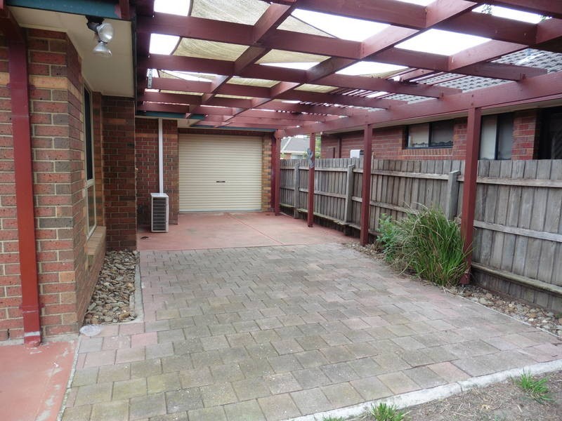 11 Hayfield Court, Sydenham VIC 3037