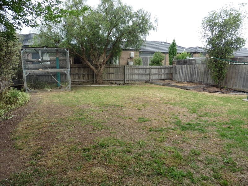 11 Hayfield Court, Sydenham VIC 3037