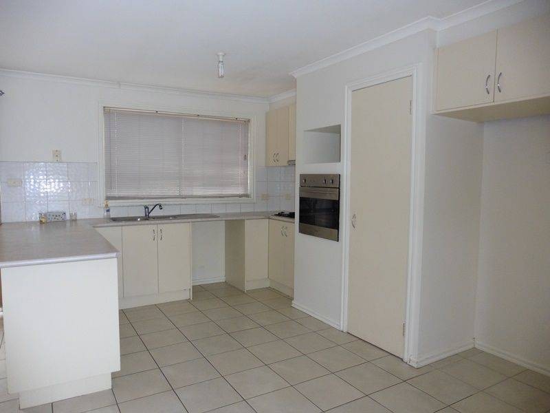 12 Tiffany Place, Sydenham VIC 3037