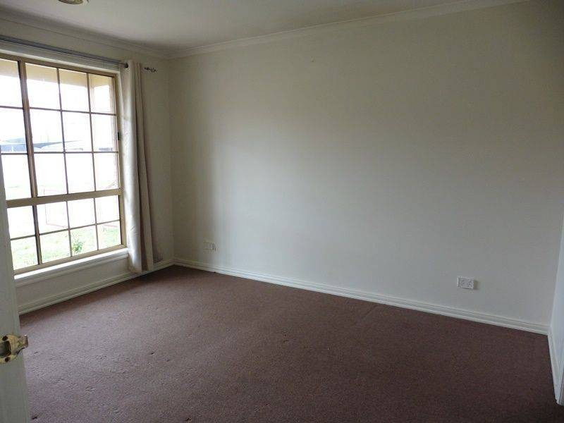 12 Tiffany Place, Sydenham VIC 3037