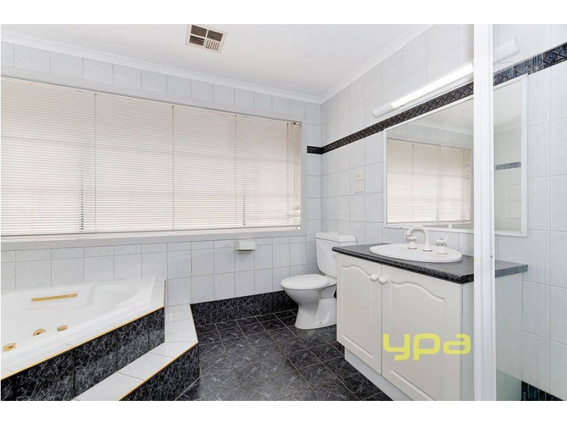 5 Marquet Court, Hillside VIC 3037