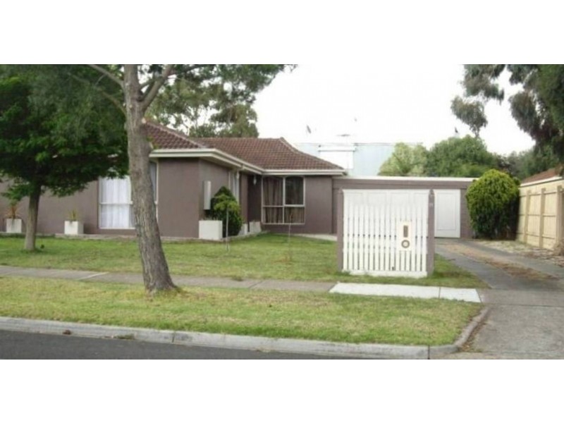 11 Chichester Drive, Taylors Lakes VIC 3038