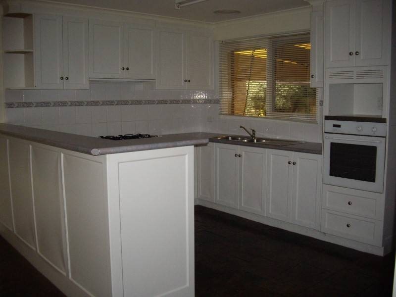 11 Chichester Drive, Taylors Lakes VIC 3038