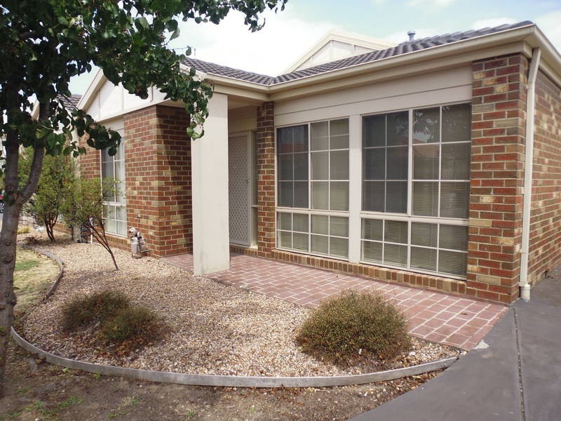 10/12-32  Pecks Road, Sydenham VIC 3037