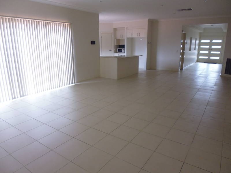 Caroline Springs VIC 3023