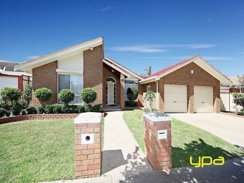 4 Hailey Court, Taylors Lakes VIC 3038