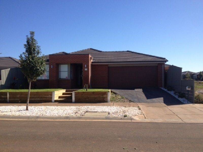 28 Luxor Drive, Plumpton VIC 3335