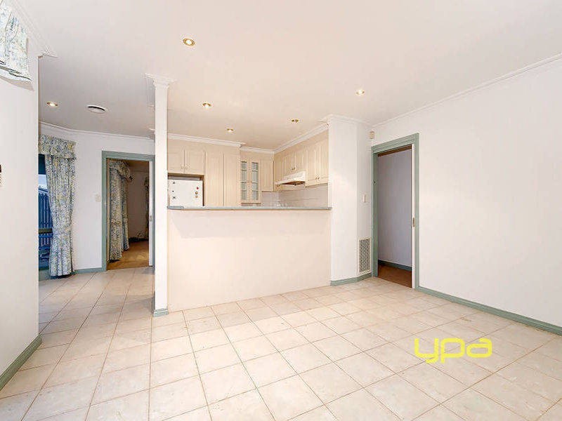 4 Manchester Drive, Sydenham VIC 3037