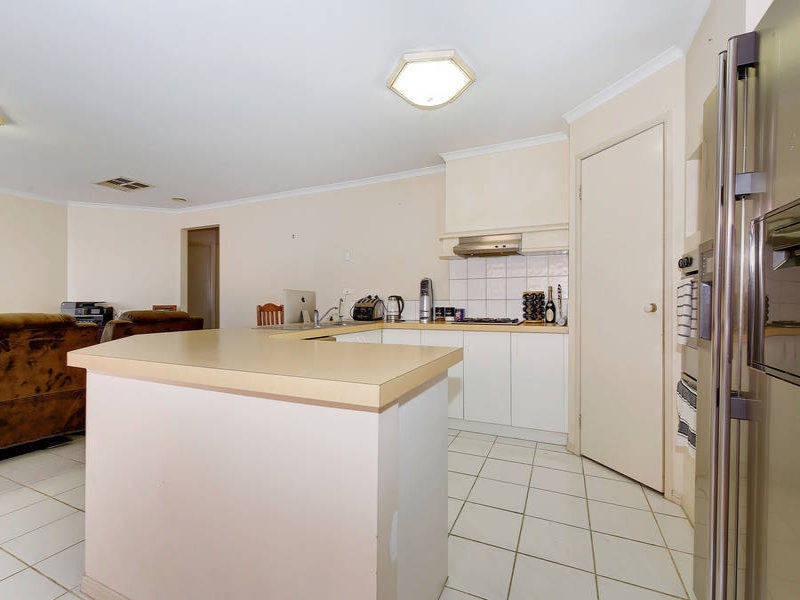 17 Allenby Road, Hillside VIC 3037