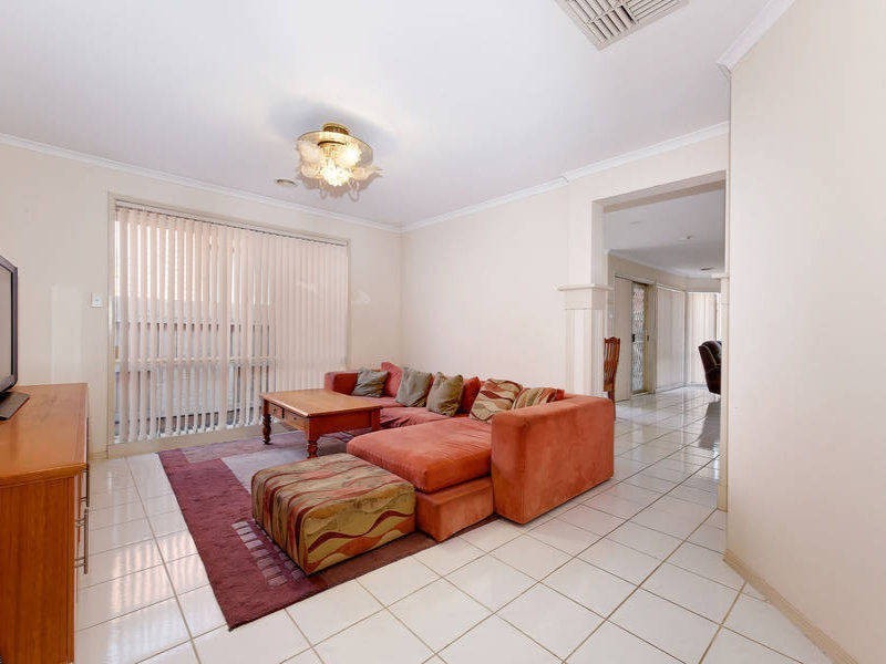 17 Allenby Road, Hillside VIC 3037