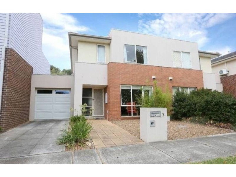 7 Wentworth Drive, Taylors Lakes VIC 3038