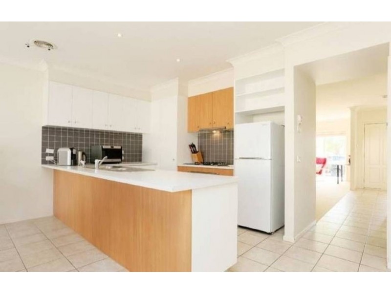 7 Wentworth Drive, Taylors Lakes VIC 3038