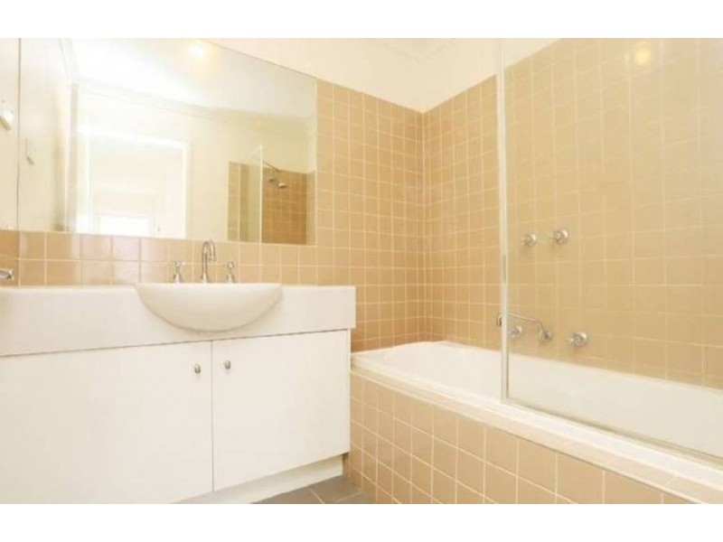 7 Wentworth Drive, Taylors Lakes VIC 3038