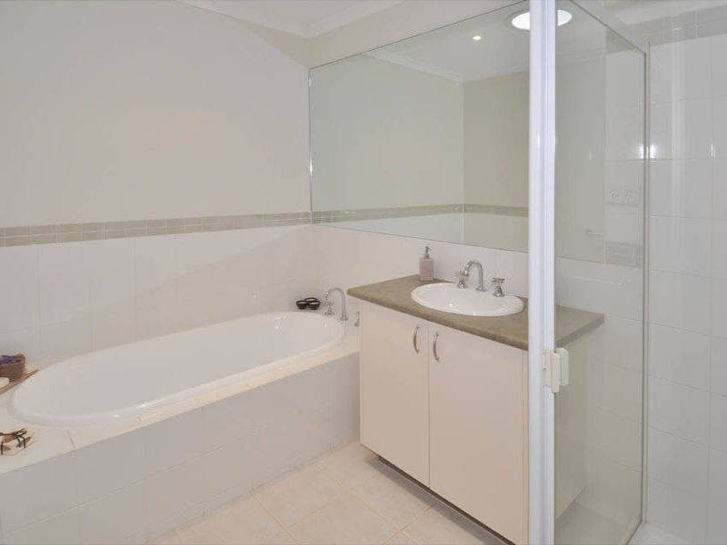 46 Amberlea Circuit, Taylors Hill VIC 3037