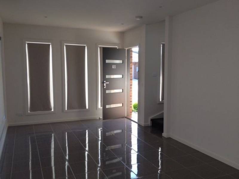 10 Mountbatten Way, Sydenham VIC 3037