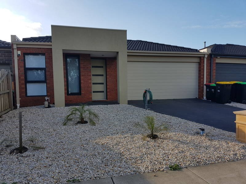 19 Lucas Terrace, Taylors Hill VIC 3037