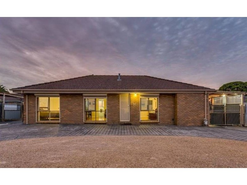 13 Lionheart Avenue, Taylors Lakes VIC 3038