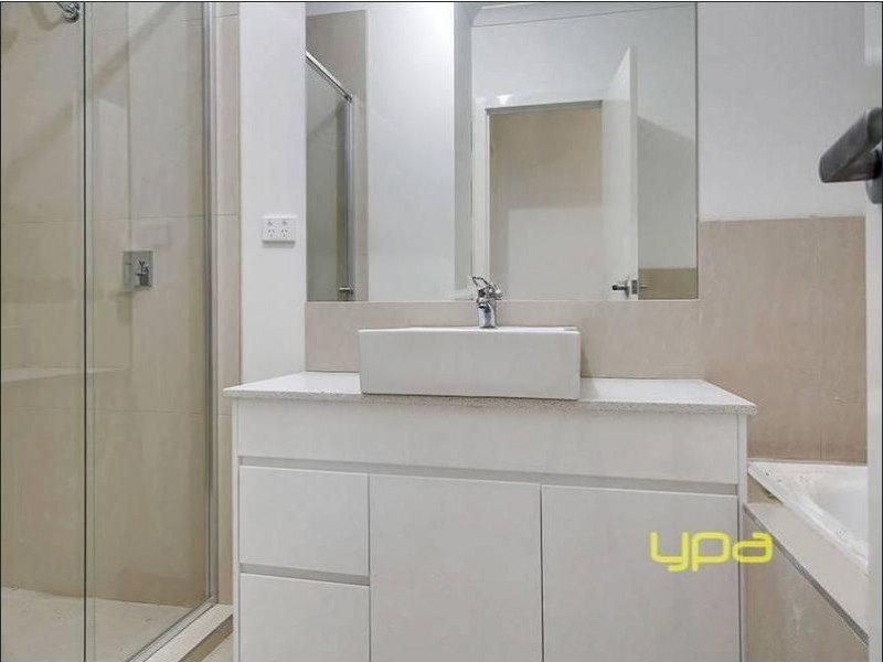 3/63 Victoria Road, Sydenham VIC 3037