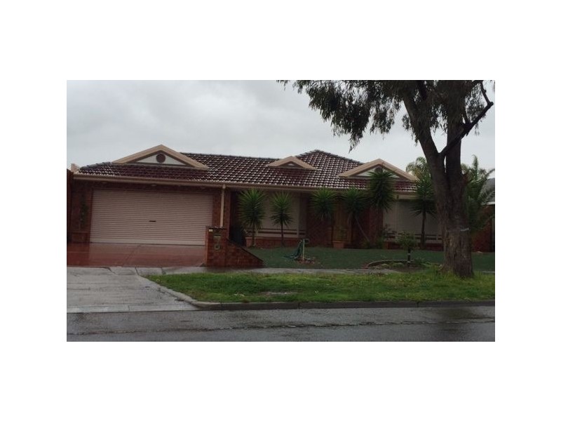 45 Parmelia Drive, Taylors Lakes VIC 3038