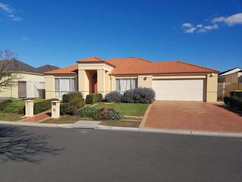 4 Mokoan Close, Caroline Springs VIC 3023