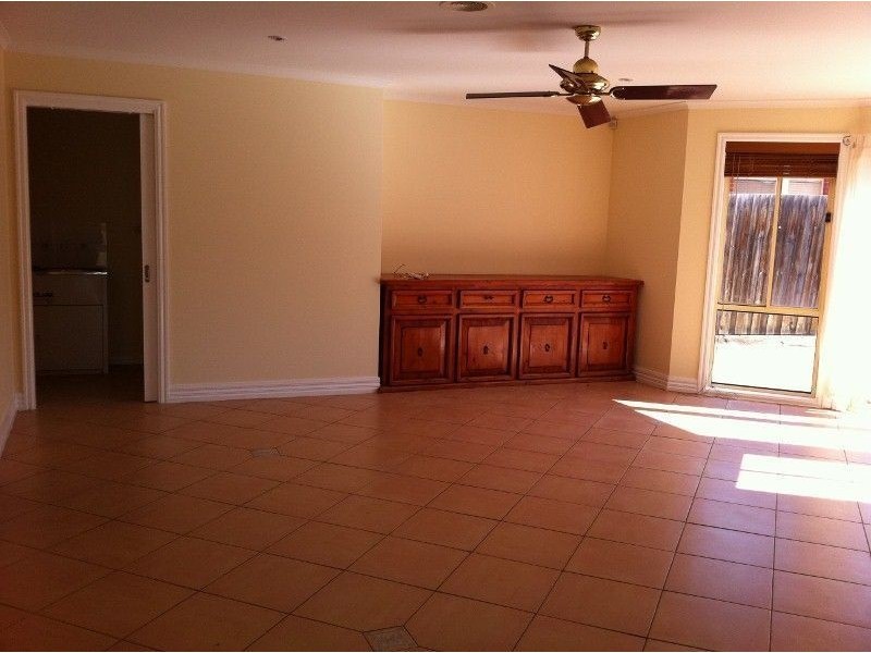 1 Holton Court, Hillside VIC 3037