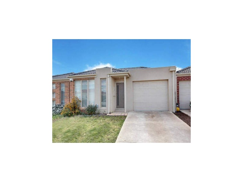 1/3 Lorraine Court, Hillside VIC 3037