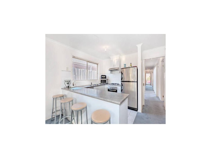 1/3 Lorraine Court, Hillside VIC 3037