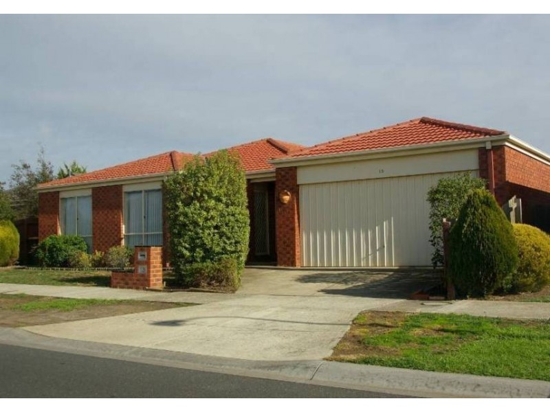 13 Delbridge Drive, Sydenham VIC 3037