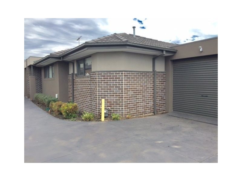 2/41 Matthews Avenue, Airport West VIC 3042