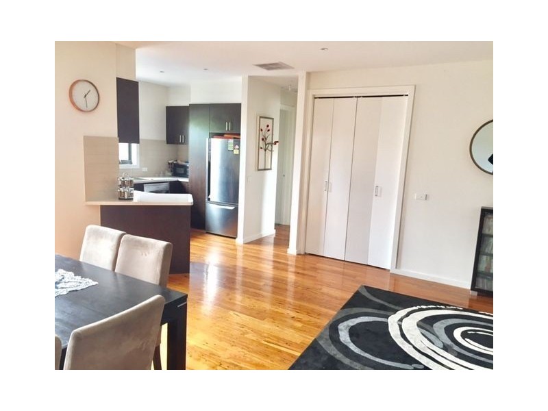 2/41 Matthews Avenue, Airport West VIC 3042