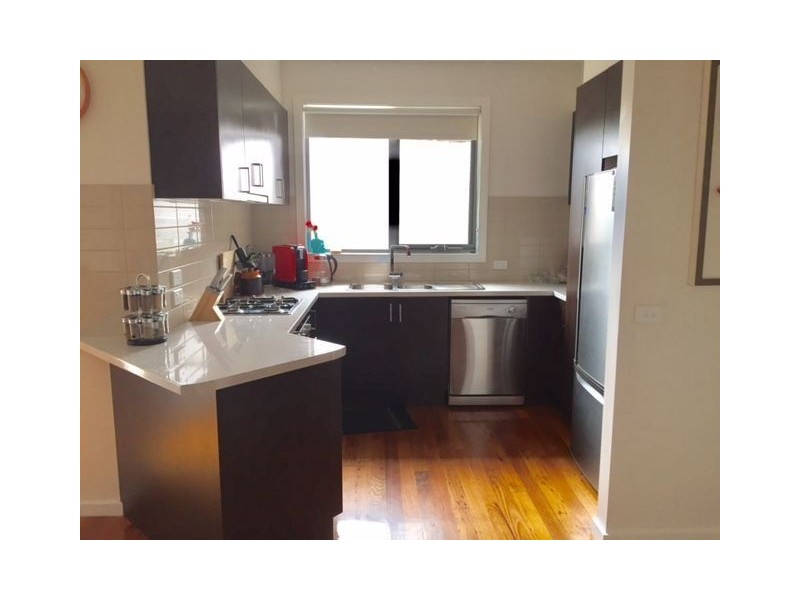 2/41 Matthews Avenue, Airport West VIC 3042