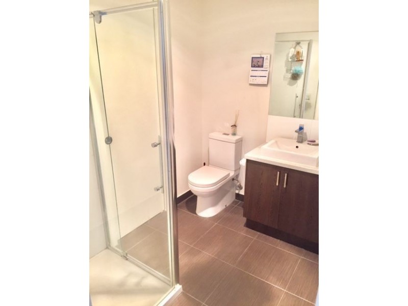 2/41 Matthews Avenue, Airport West VIC 3042