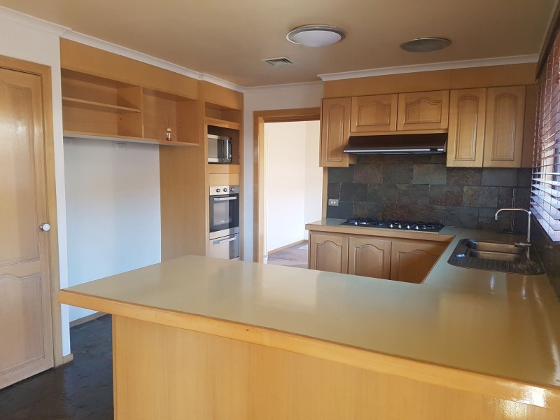 17 Alcott Place, Delahey VIC 3037