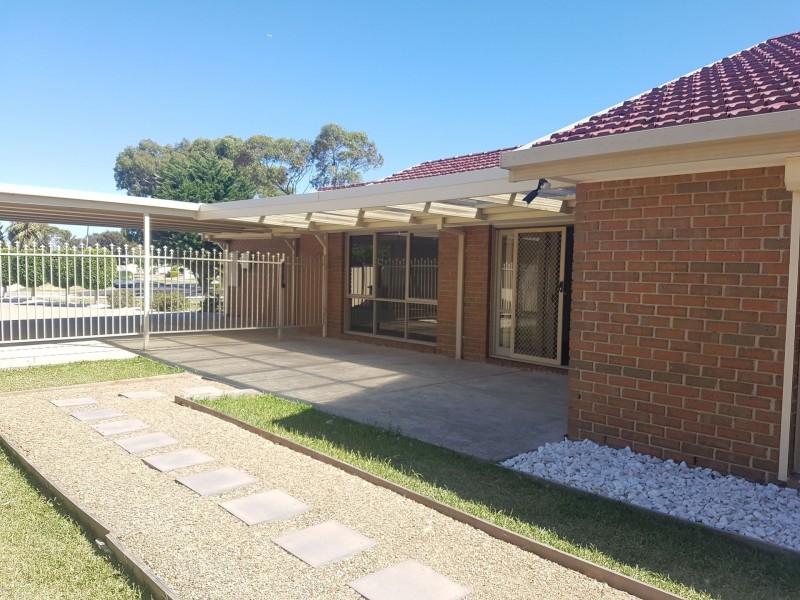 17 Alcott Place, Delahey VIC 3037