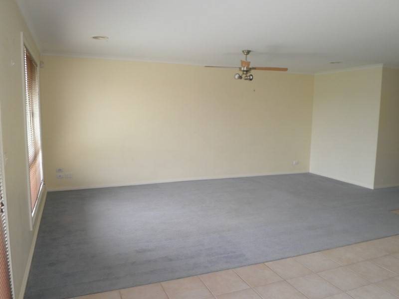 28 Brindalee Way, Hillside VIC 3037