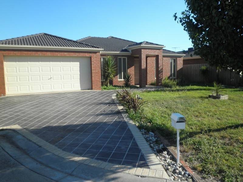 18 Swanston Court, Taylors Hill VIC 3037