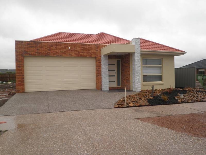 20 Bursaria Drive, Caroline Springs VIC 3023