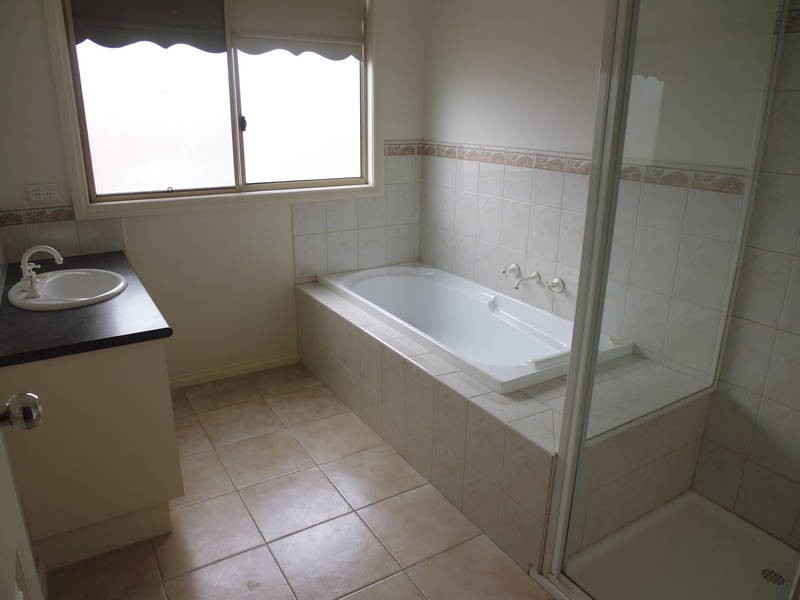 20 Sullivan Street, Cairnlea VIC 3023