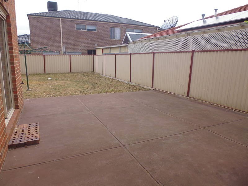 20 Sullivan Street, Cairnlea VIC 3023