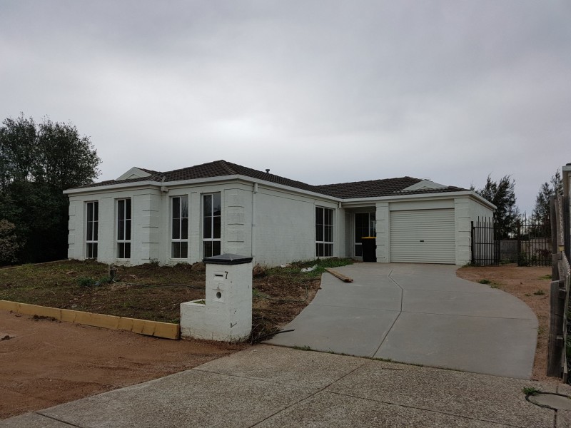 7 Rebecca Court, Hillside VIC 3037